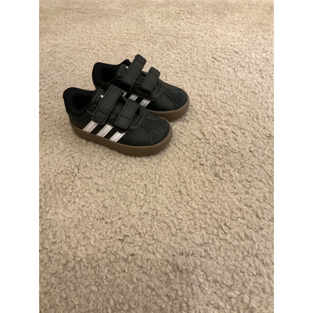 Adidas VL court 3.0 size 5